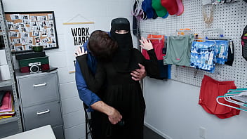 Teen caught stealing in hijab shop: Officer confronts and punishes